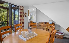 Lake Villa 463